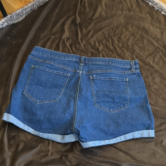 Old Navy High Rise Jean Shorts - Picture 2 of 4